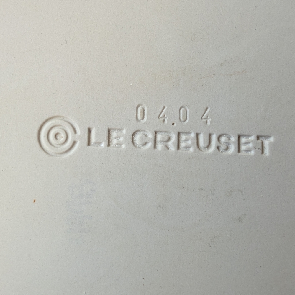 Le Creuset Red Oval Stoneware Baking Dish Tab Handles - Picture 9 of 12